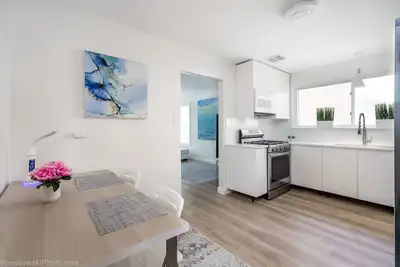 Image de Parking, Balcony, Near Universities, Ravinia, Napa & Train to Chicago