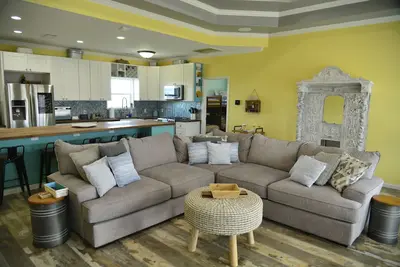 Image de Beautiful Dog Friendly Beach Home with 2 min walk to Beach Access