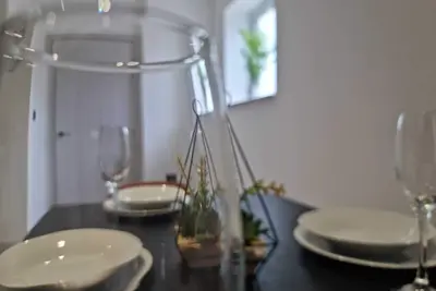 Image de Beautiful 2-Bedroom Apartment with Parking