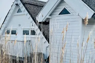 Image de Seehütte \"Seehaus\" directly on the water