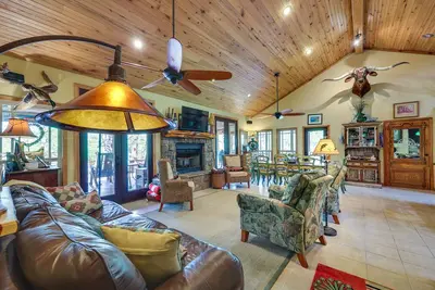 Image de Flag Hole Riverfront Cabin Near Local Attractions!