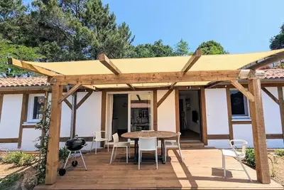 Image de Nature & mer avec terrasse et aire de jeu