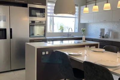 Image de Family Villa w\/hot tub. Beautiful and quiet neighbourhood.