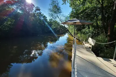 Image de Riverside Retreat - Modern, Sleeps 19, Large Groups, Cinema, Dock, Firepit