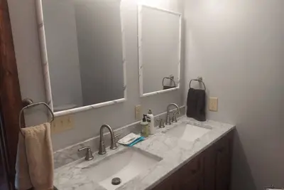 Image de New Northwest Wisconsin Lakefront Cabin.