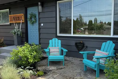 Image de Gorgeous home w/Ac enjoy hot tub & amazing yard only minutes to Seatac airport