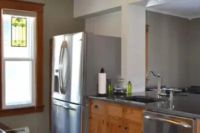 Image de The Dowager Town Home