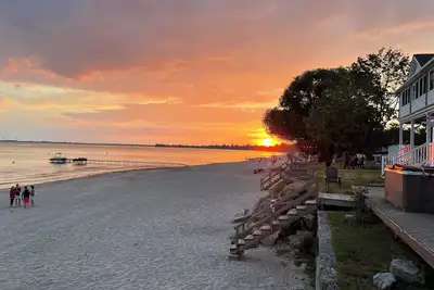 Image de Sunset Getaway on Long Beach
