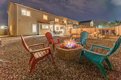 Image de Best Family Friendly Desert Paradise Home