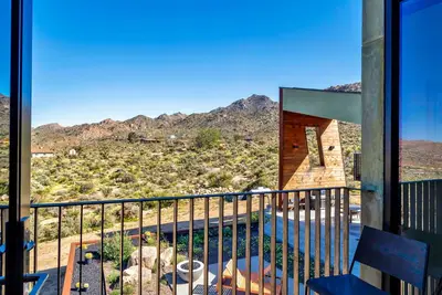 Image de Desert stunner in Joshua Tree with mountain view - near town & park entrance