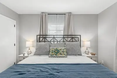 Image de *Cheerful condo|5min walk to weaverville|15-Dt Avl