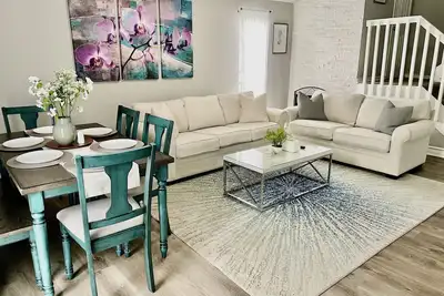 Image de Central Mandarin, quiet, Convenient neighborhood!