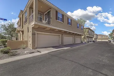 Image de Beautiful  3 bedroom 2. 5 bath townhome in heart of east Gilbert, community pool