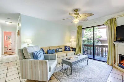 Image de Cute and Affordable Condo with Pool and Tennis Courts!