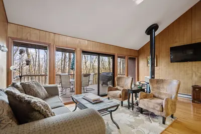 Image de Pet\/Family Friendly, Hot Tub, Fireplace, Game Room