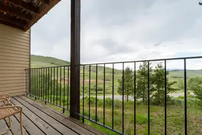 Image de Granby Condo with Private Hot Tub