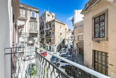 Quattro Canti Roomy Flat with Balconies x4