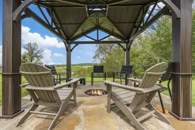 Image de Near Branson & Thunder Ridge-Free Tickets-Live Llamas-Pvt Hot Tub-Country Retreat-Near Lakes!