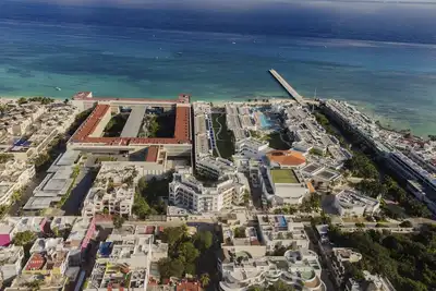 Image de One Block From The Beach & Steps From 5th Avenue