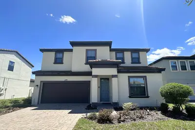 Image de 179mm: 4 Bedroom Pool Home with Waterviews near Legoland