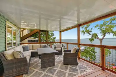 Image de The Rod and Vine: Newly Remodeled + Close to Ithaca + Wine Country Dream Home!