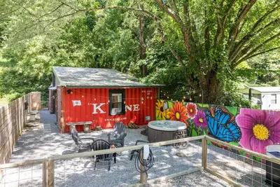 Image de 5 min 2 Downtown Asheville w/Hot Tub!