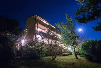 Appartement de trois chambres avec le balcon Lopar, Rab (A-20749-b)