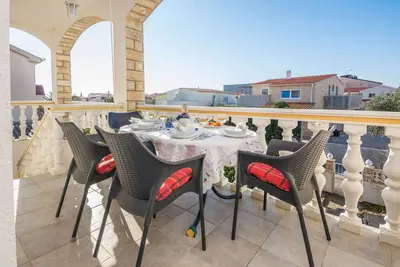Image de Appartement Kikas (17323-A1) - Vir - île de Vir