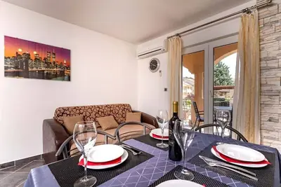 Image de Appartement de deux chambres avec la terrasse Lopar, Rab (A-20692-b)