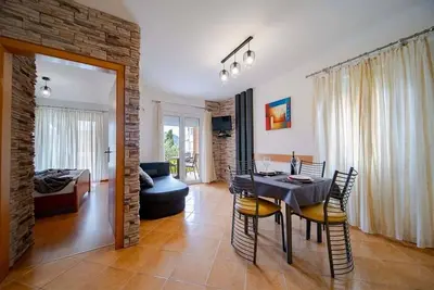 Image de Appartement d'une chambre avec la terrasse Lopar, Rab (A-20692-c)