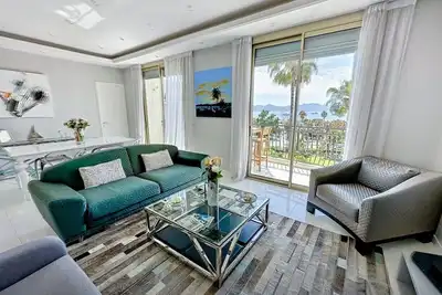 Image de Stunning 3 bedroom flat with stunning sea view on Croisette with Parking