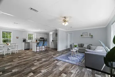 Image de This house is a 3 bedroom(s), 2 bathrooms, located in New Port Richey, Fl.