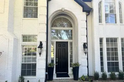 Image de Exclusive Luxury Gated 3600 sqft 3 Bedroom Pet Friendly w Pool Golf Course Views