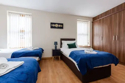 Image de Albert | 5 Bedrooms Sleeps 11 Parking Wi-Fi