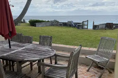 Image de Oceanfront Condo, 800 sq feet, pool and 3 minute walk to beach
