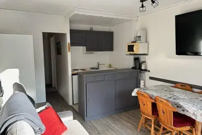 Image de 50m du centre station, 10ème étage, balcon, télévision, casier à ski, 24m², Tignes
