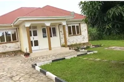 Image de Lake District Homestay in the Nature’s paradise of western Uganda.