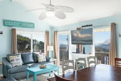 Image de Beach Escape, Almost Oceanfront House in Emerald Isle, Nc!