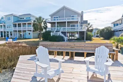 Image de Fisherman's Dream, Soundfront House in Atlantic Beach, Nc!