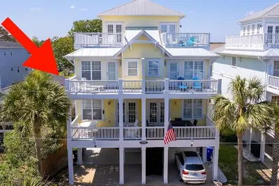 Image de New Listing - 4 bedroom with elevator, dog friendly!