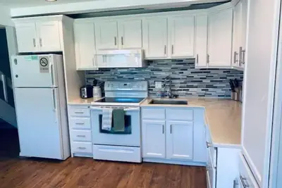 #172 Condo near large pool & shuttle to Gorge Amp-book separately