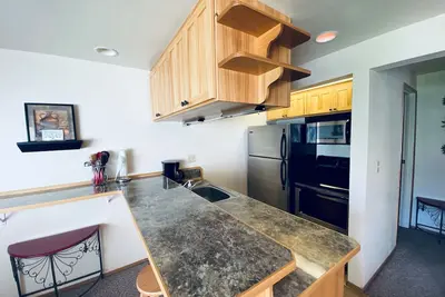Image de #179 Condo near large pool & shuttle to Gorge Amp-book separately
