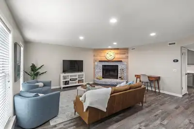 Image de Indulge in Southern Charm: Newly Renovated 2 Bed\/2. 5 Bath Townhome in Dothan. Dog Friendly.