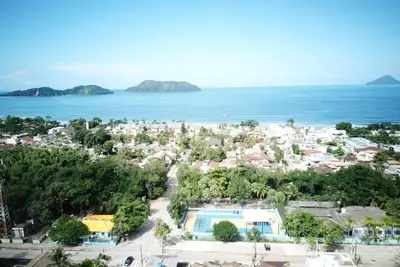 Image de Sobrado de Praia com Muito Espaço e Tranquilo