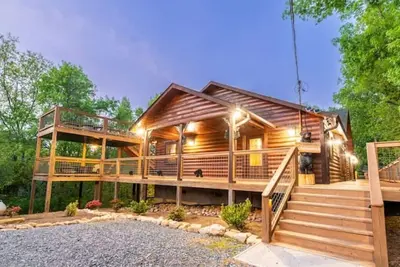 Image de Serene 4BdRm Cabin w Outdoor Kit/Frplc/Treehouse