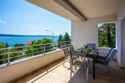 Image de Appartement de vacances avec grand balcon et vue sur la mer
