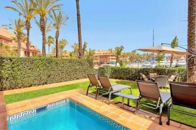 Image de Yolo Spaces - Sotogrande - Puerto Luxury Apartment