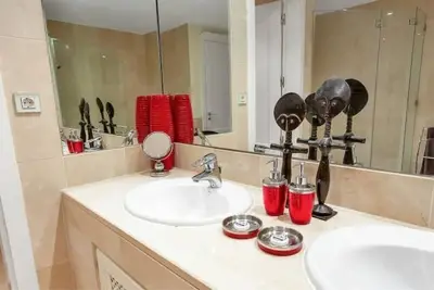 Image de Yolo Spaces -Sotogrande- Puerto Boutique Apartment