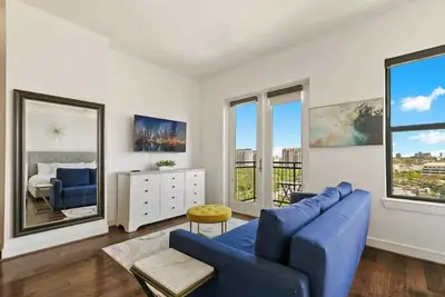 Image de Amyfinehouse |Contemporary Studio Apt|Pool+Patio
