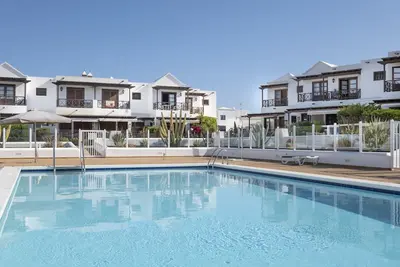Image de Superbe maison rénovée très confortable vue mer à côté de l'Océan avec piscine
